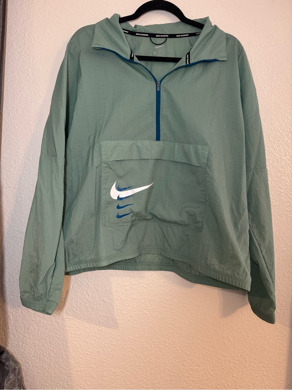 Nike Women's Swoosh Pullover Graphic Running Jacket Women's XL - Picture 6 of 6
